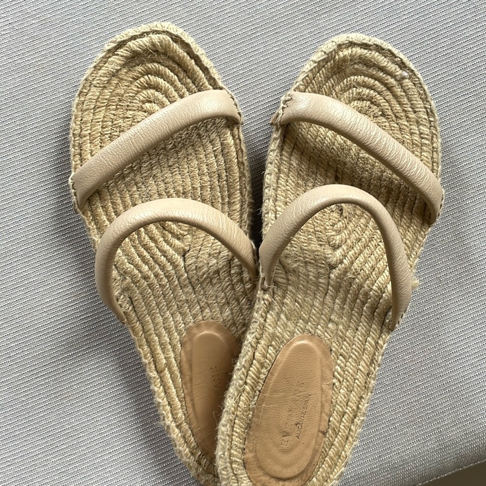 Everlane espadrille 9 fits 10